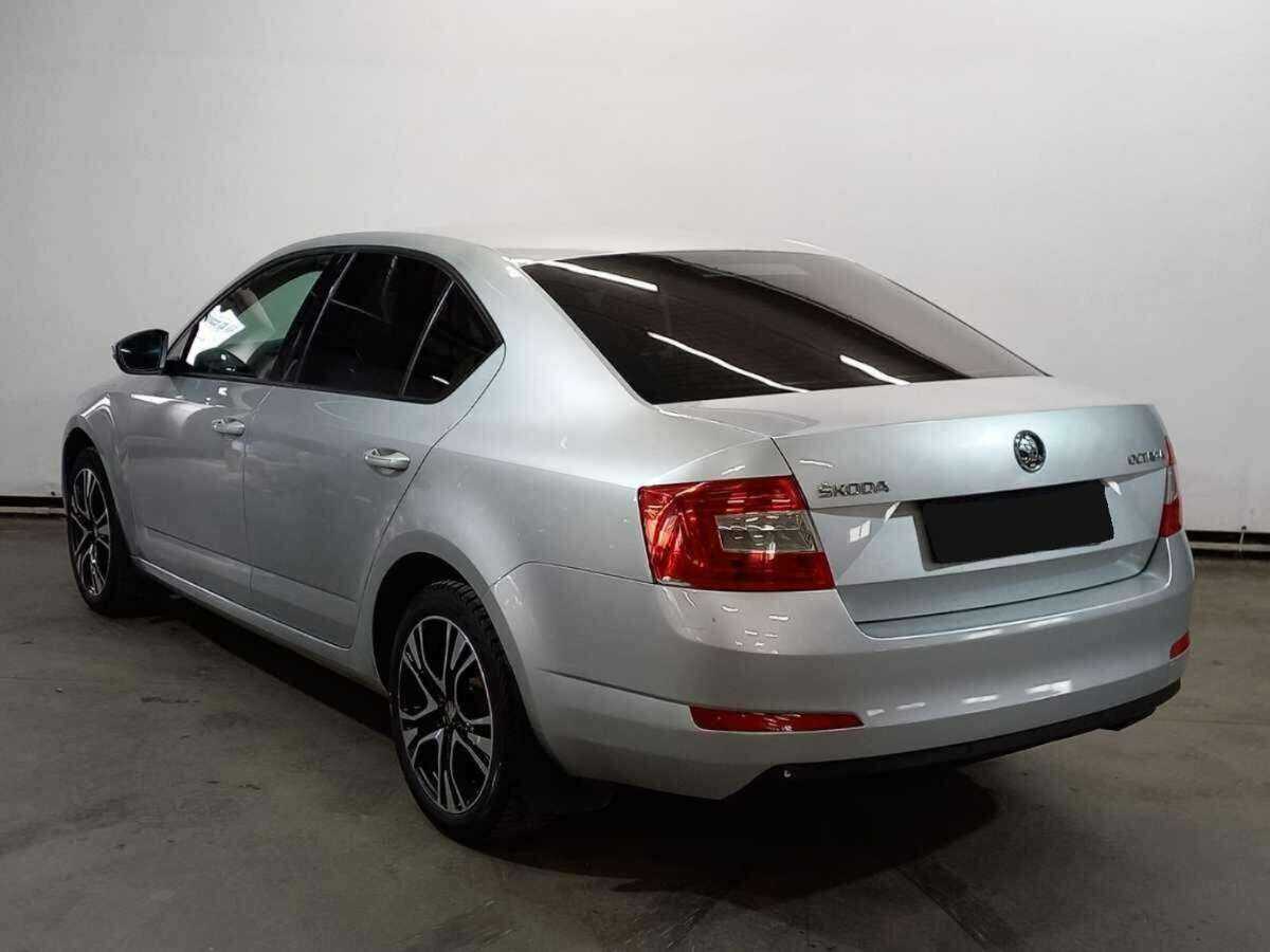 Skoda Octavia с пробегом — 2015 год. Фото: #6