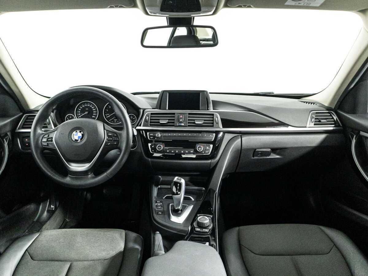 BMW 3 серии с пробегом — 2018 год. Фото: #12