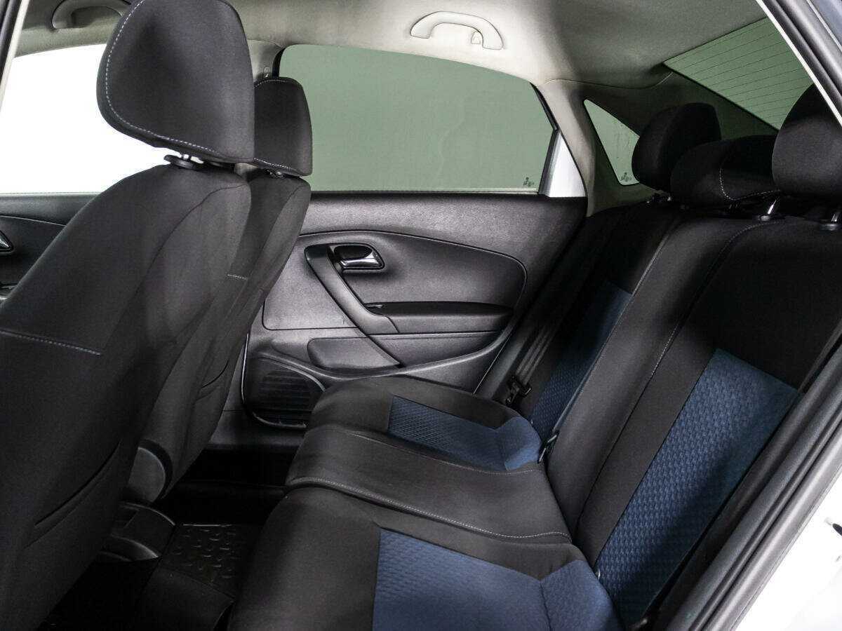 Volkswagen Polo с пробегом — 2013 год. Фото: #9