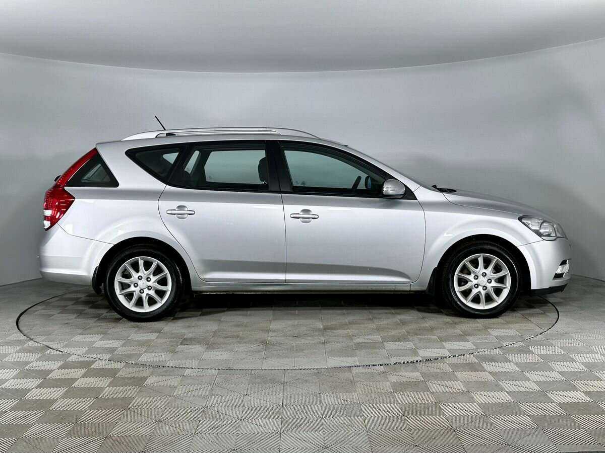 Kia Ceed с пробегом — 2010 год. Фото: #4
