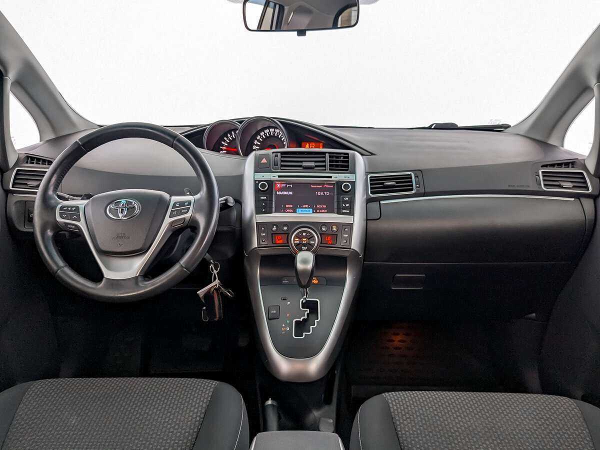 Toyota Verso с пробегом — 2013 год. Фото: #11