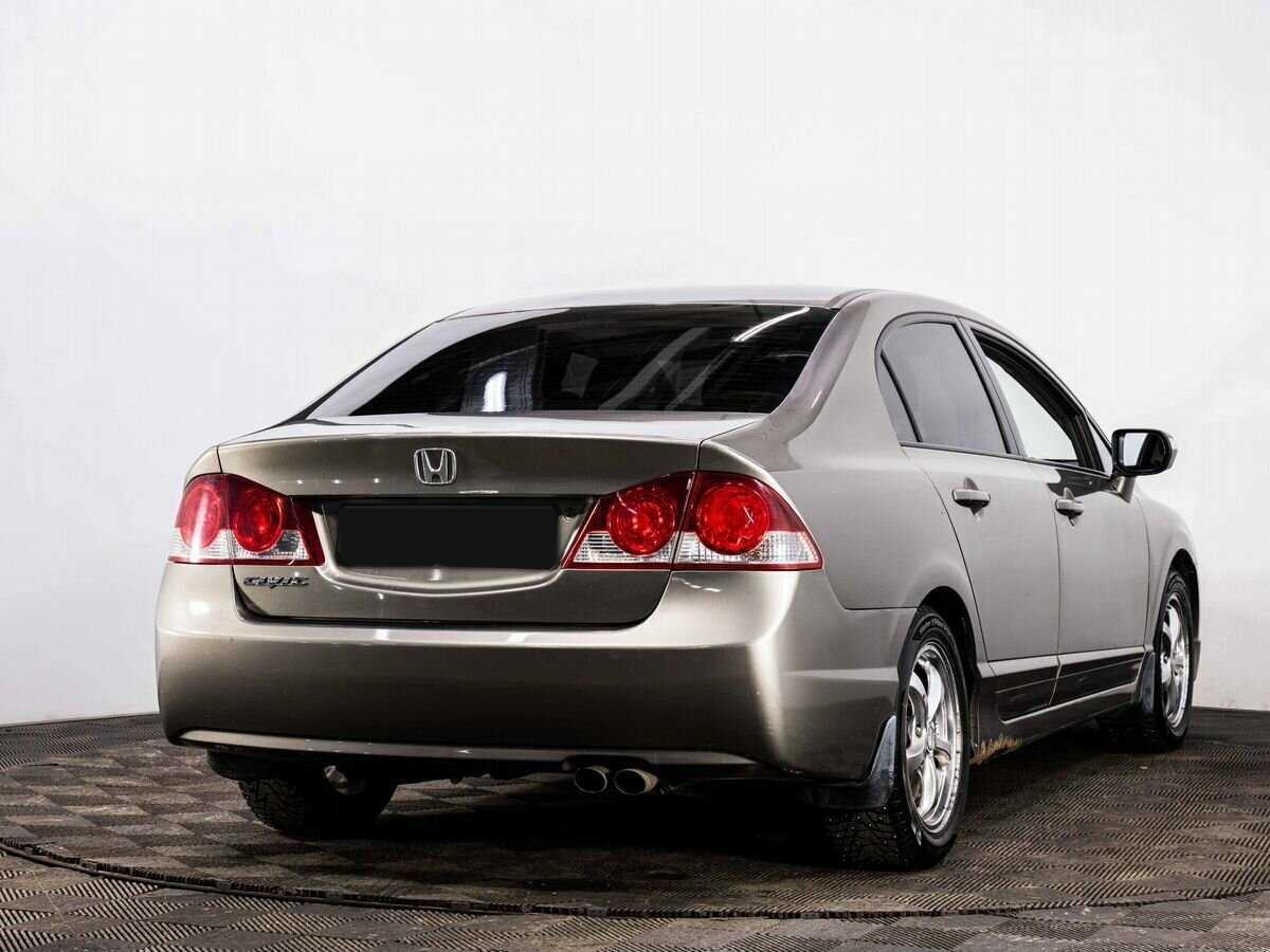 Honda Civic с пробегом — 2008 год. Фото: #5