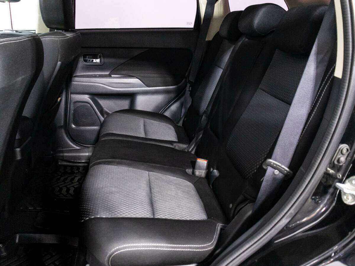 Mitsubishi Outlander с пробегом — 2016 год. Фото: #9