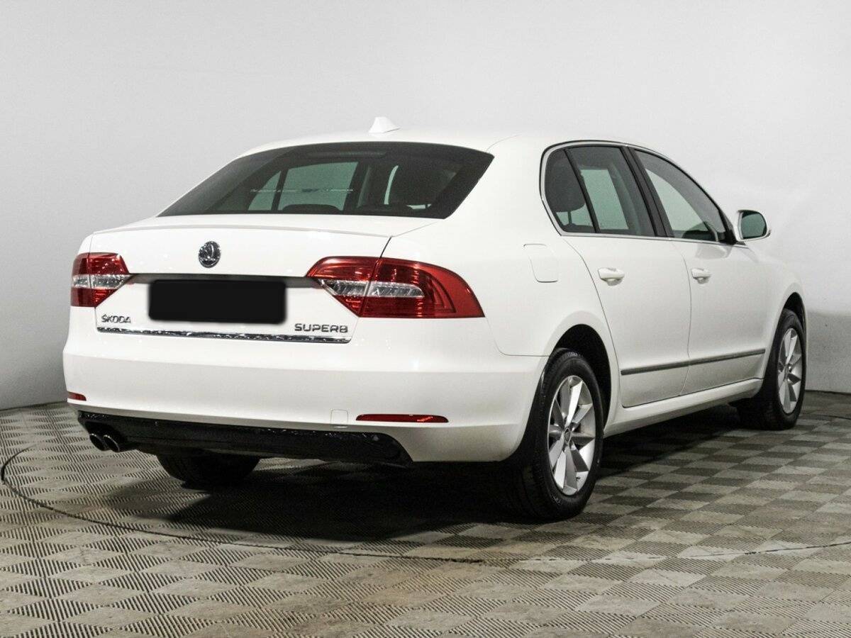 Skoda Superb с пробегом — 2013 год. Фото: #4