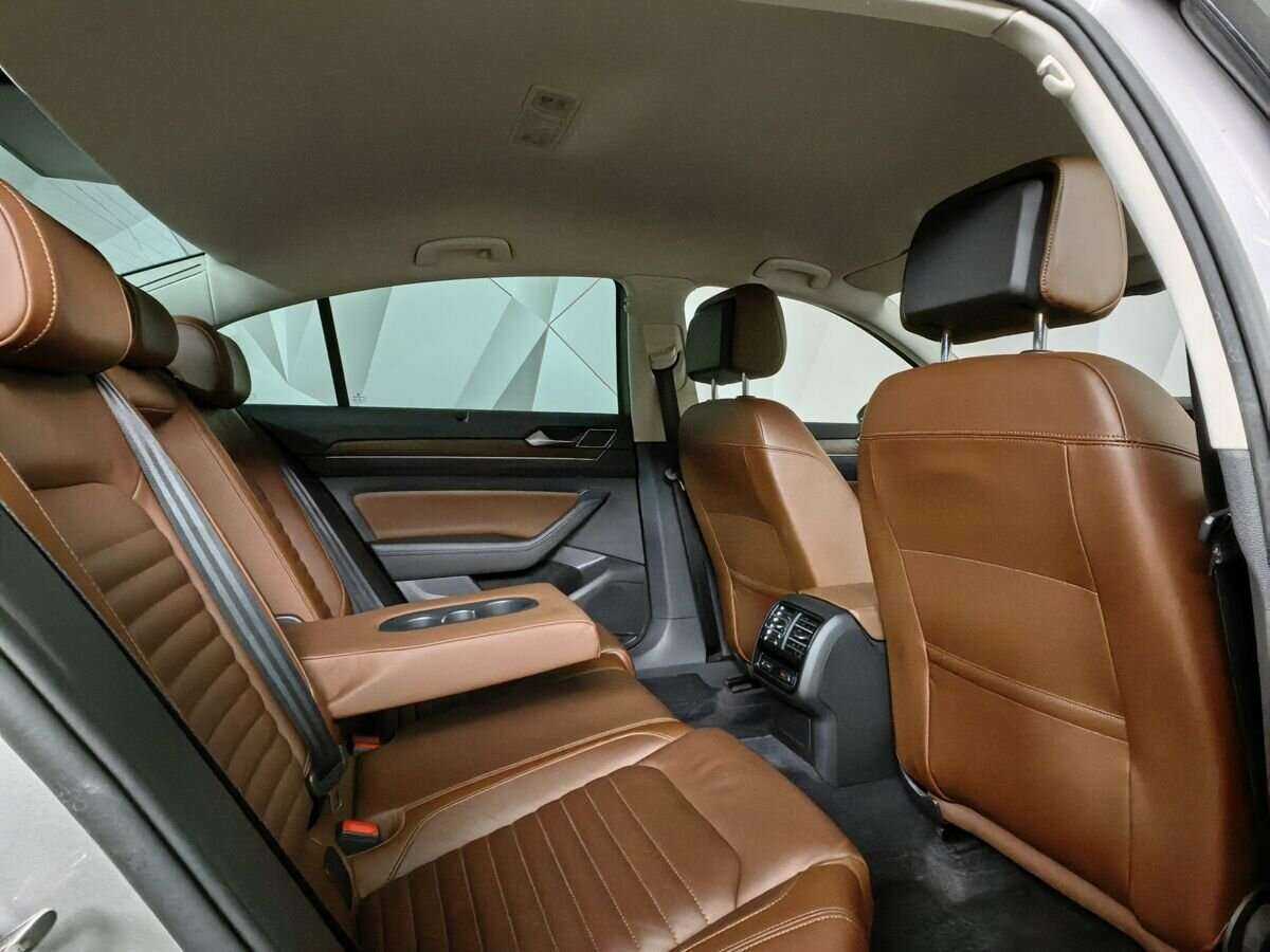 Volkswagen Passat с пробегом — 2017 год. Фото: #11