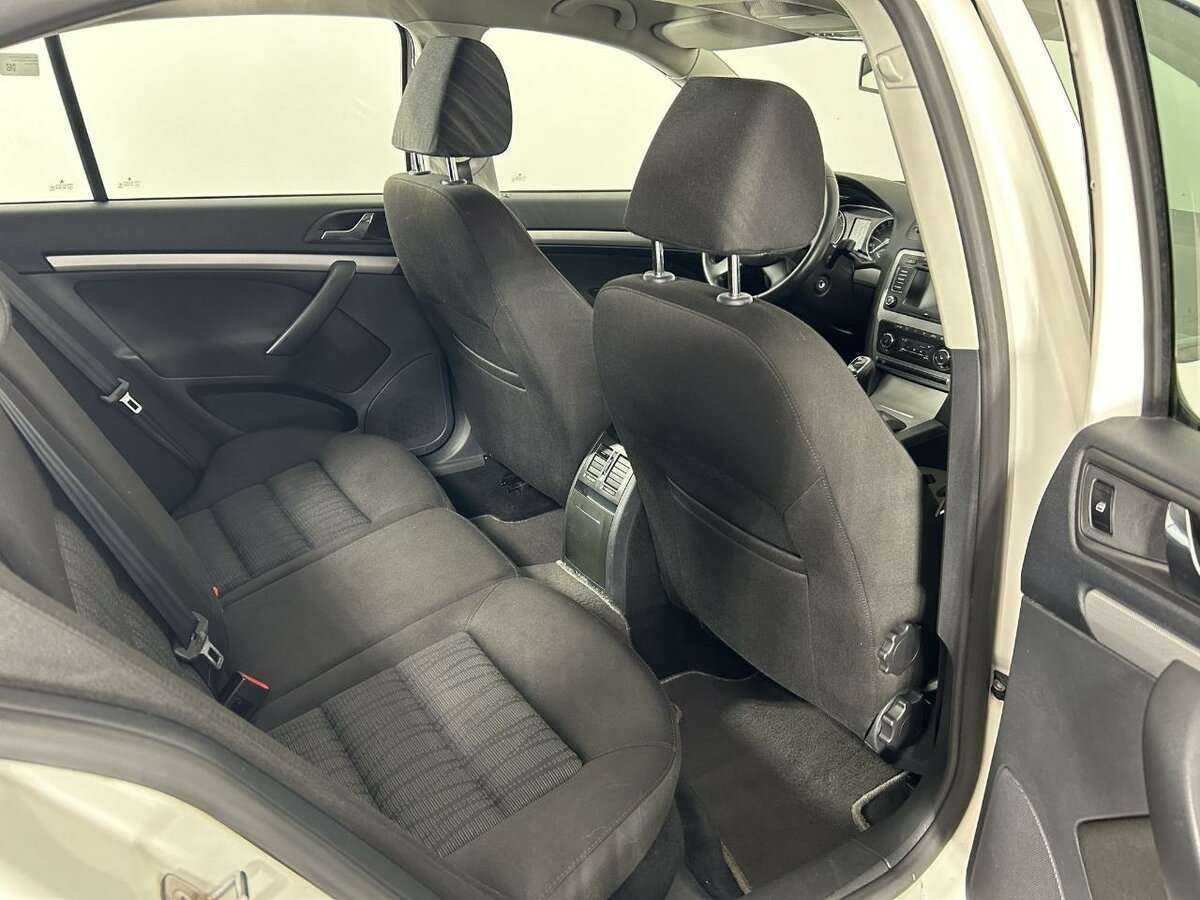 Skoda Octavia с пробегом — 2011 год. Фото: #14
