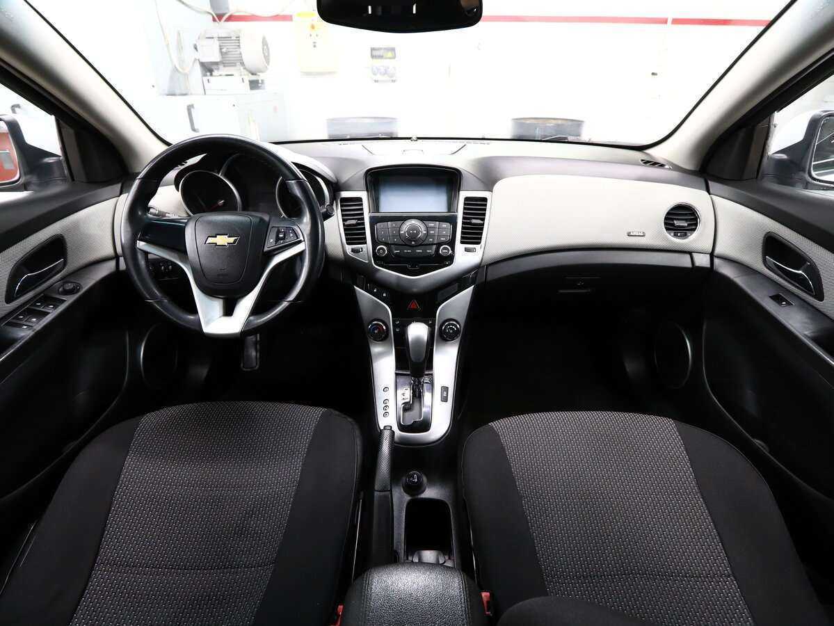 Chevrolet Cruze с пробегом — 2012 год. Фото: #14