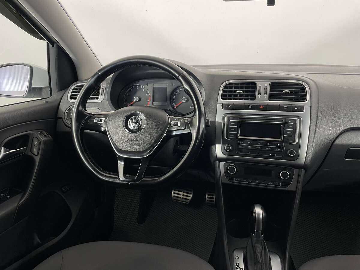 Volkswagen Polo с пробегом — 2016 год. Фото: #8