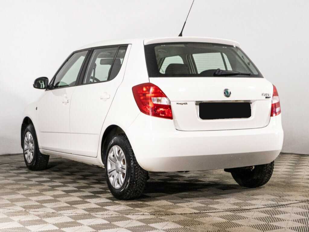 Skoda Fabia с пробегом — 2010 год. Фото: #6