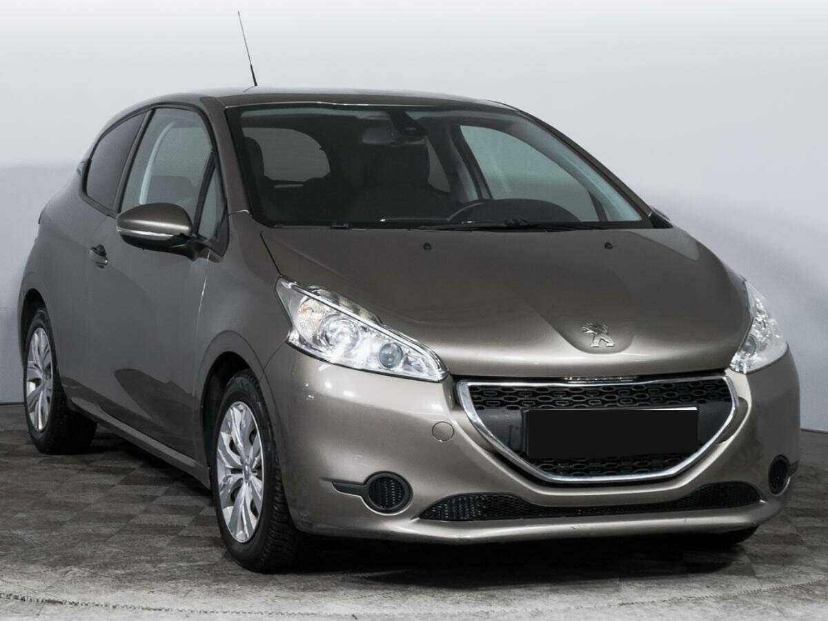 Peugeot 208 с пробегом — 2013 год. Фото: #2
