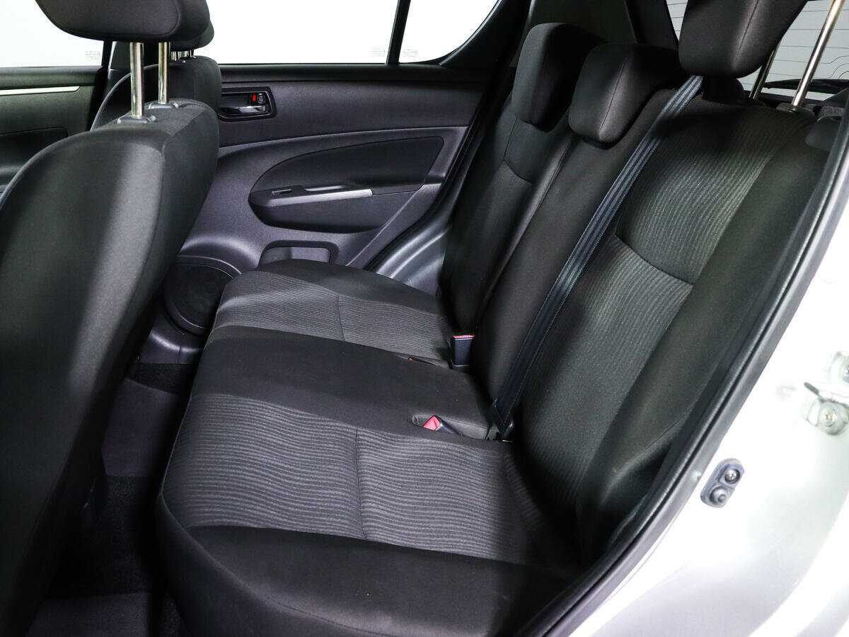 Suzuki Swift с пробегом — 2011 год. Фото: #7
