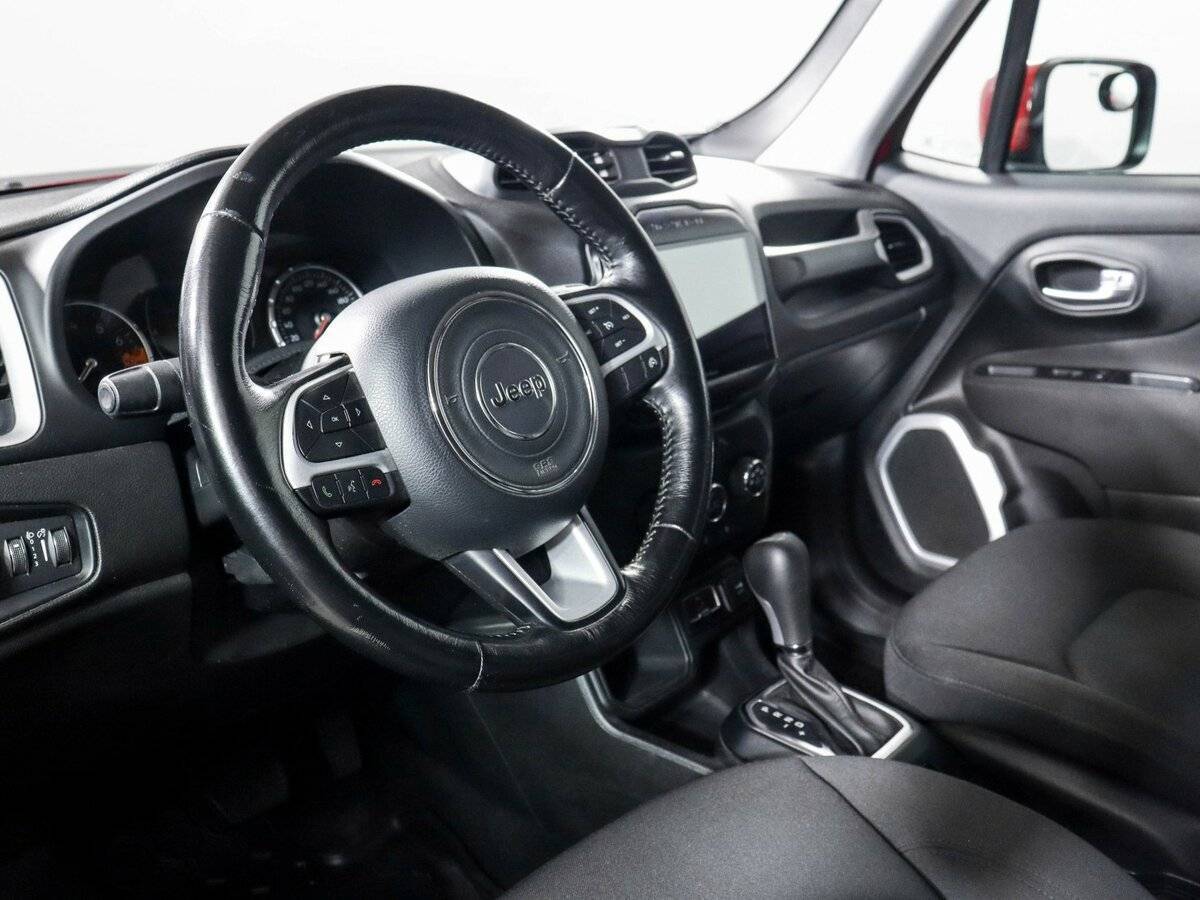 Jeep Renegade с пробегом — 2018 год. Фото: #13