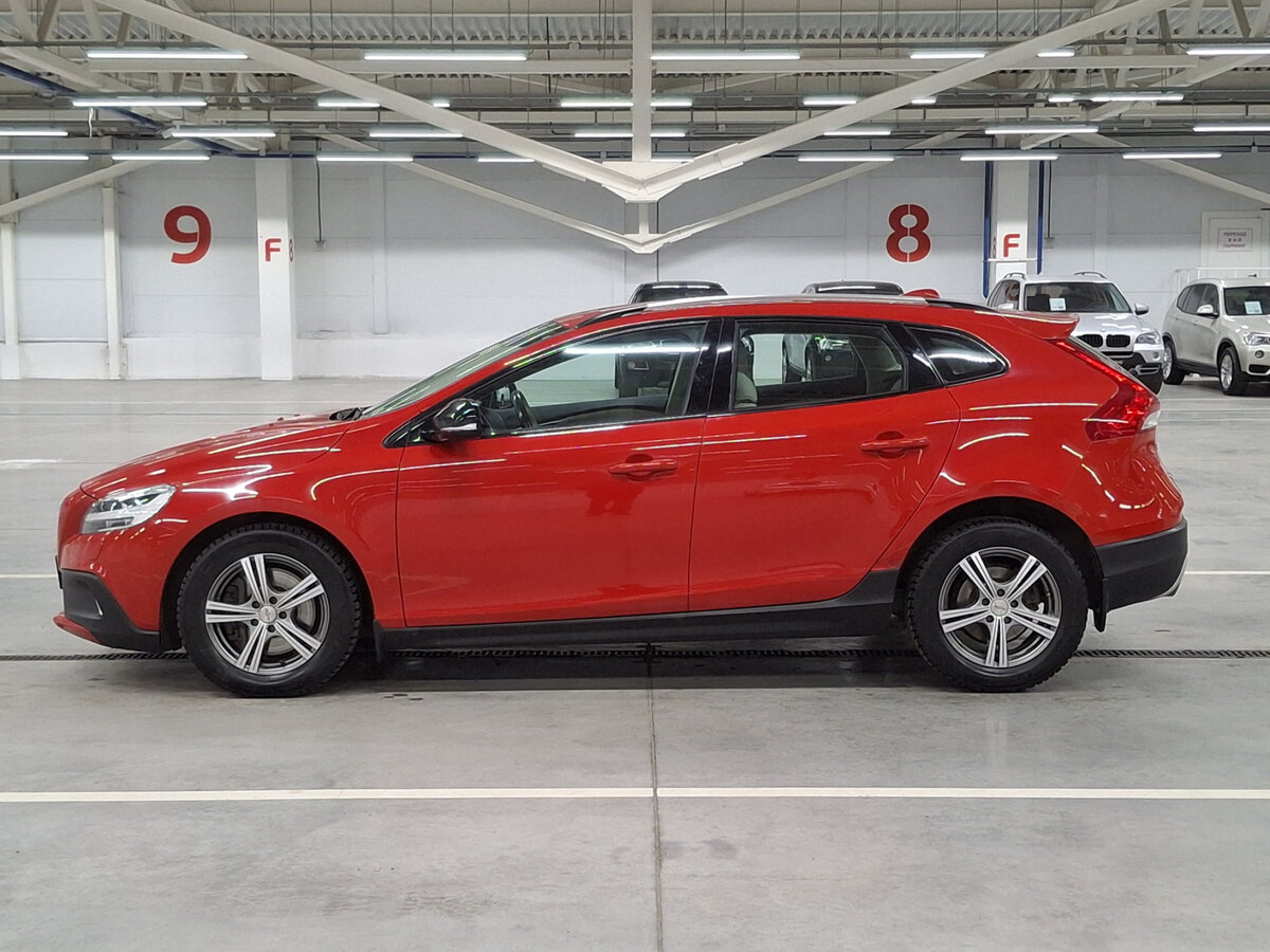 Volvo V40 Cross Country с пробегом — 2017 год. Фото: #7