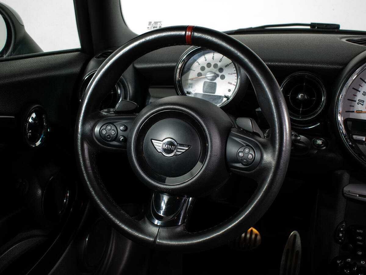 Mini Hatch с пробегом — 2012 год. Фото: #12