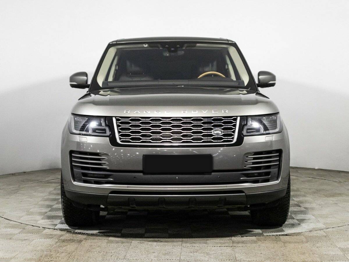 Land Rover Range Rover с пробегом — 2018 год. Фото: #1