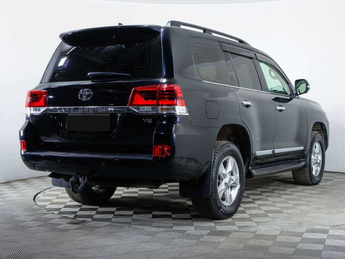 Toyota Land Cruiser с пробегом — 2017 год. Фото: #3