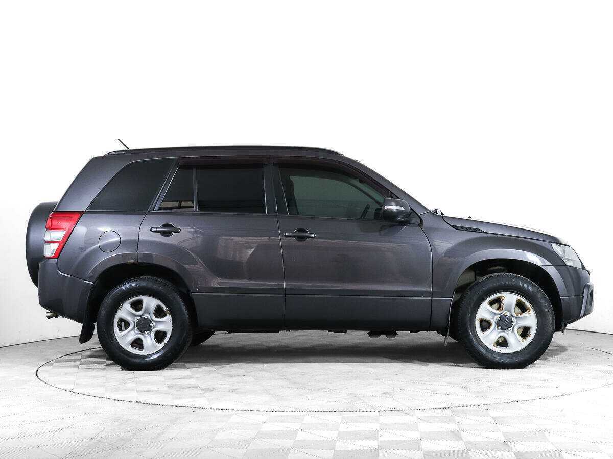 Suzuki Grand Vitara с пробегом — 2010 год. Фото: #2