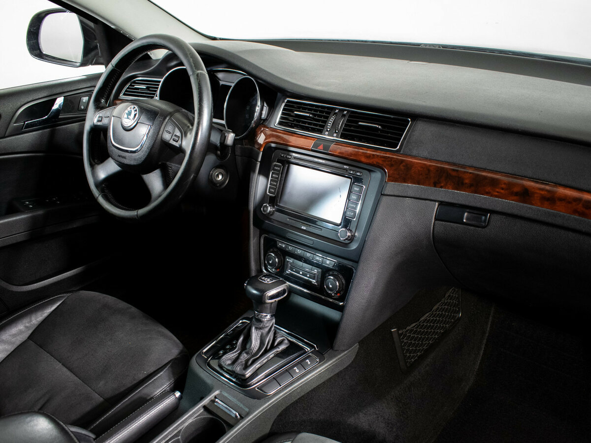 Skoda Superb с пробегом — 2009 год. Фото: #7