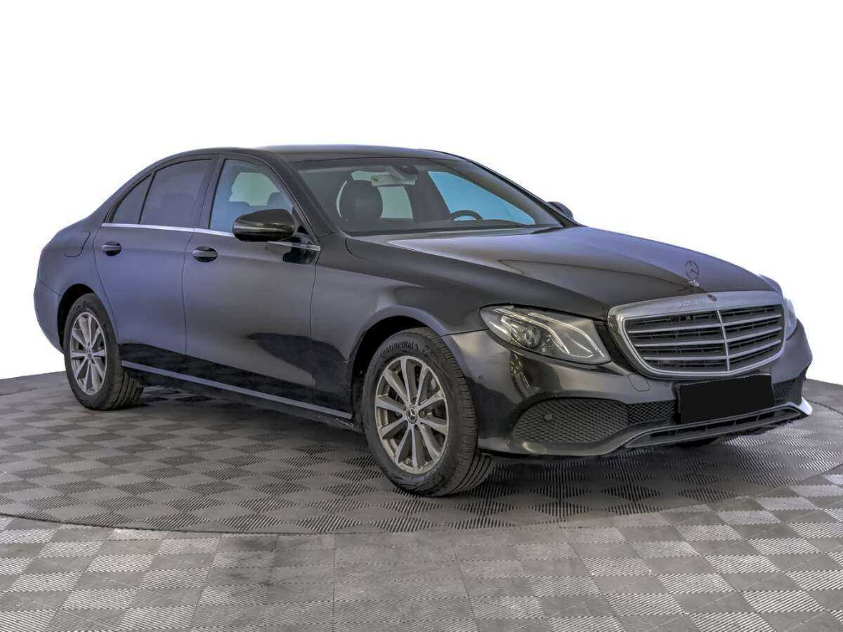 Mercedes-Benz E-Класс с пробегом — 2018 год. Фото: #2