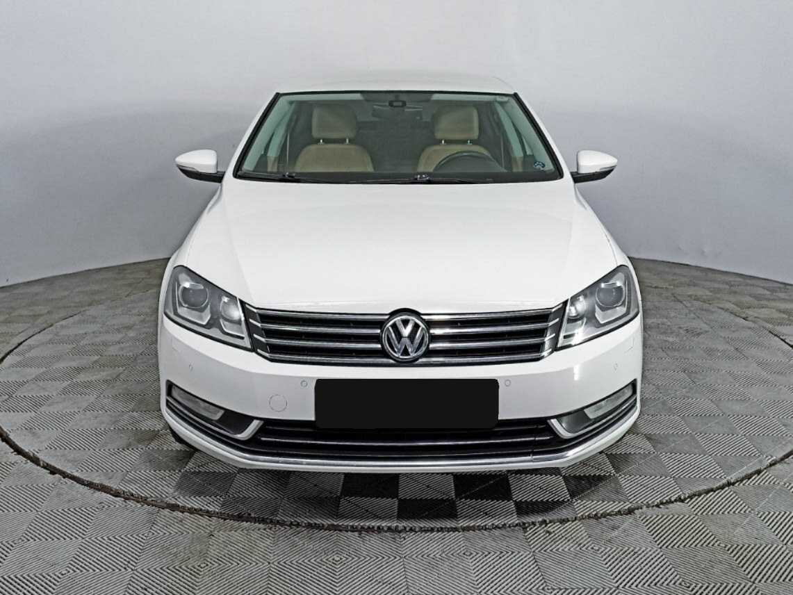 Volkswagen Passat с пробегом — 2011 год. Фото: #1