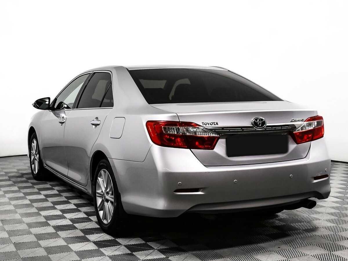 Toyota Camry с пробегом — 2014 год. Фото: #6