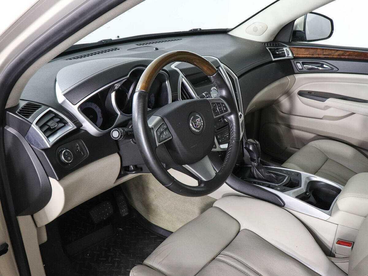 Cadillac SRX с пробегом — 2011 год. Фото: #8
