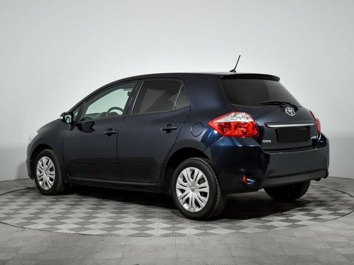 Toyota Auris с пробегом — 2012 год. Фото: #7