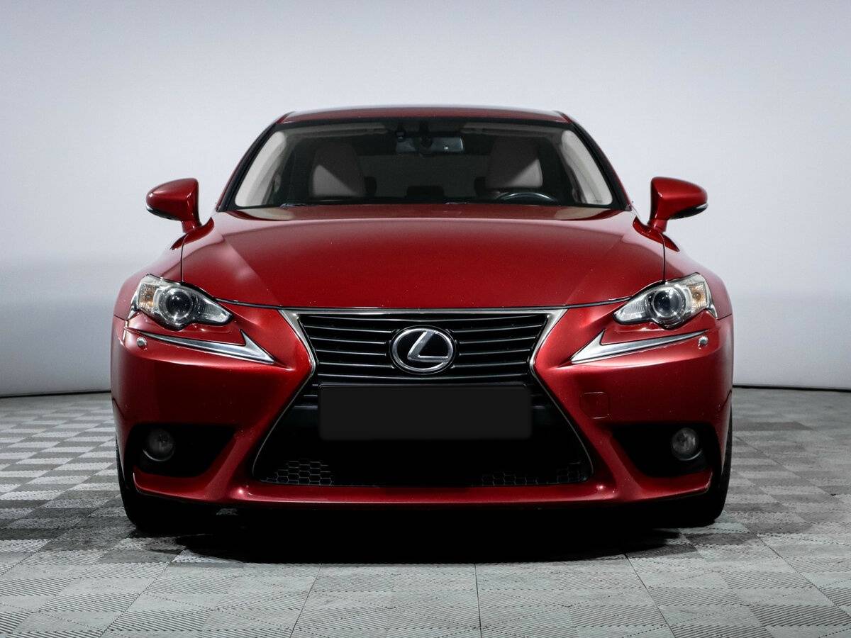 Lexus IS с пробегом — 2013 год. Фото: #1