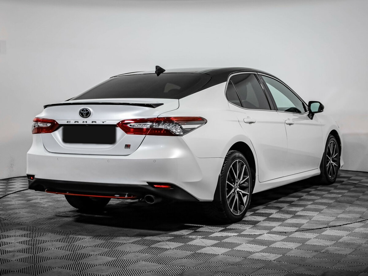 Toyota Camry с пробегом — 2021 год. Фото: #4