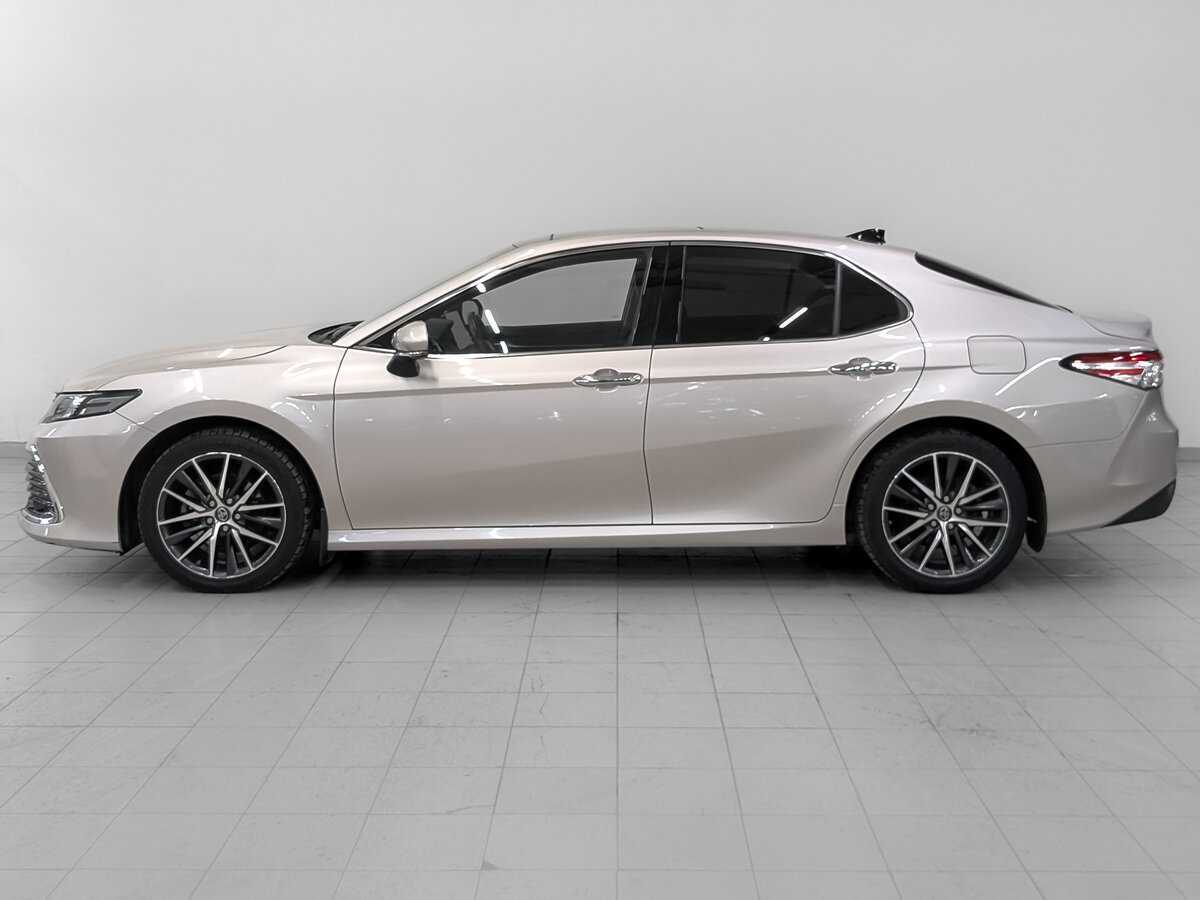 Toyota Camry с пробегом — 2022 год. Фото: #7