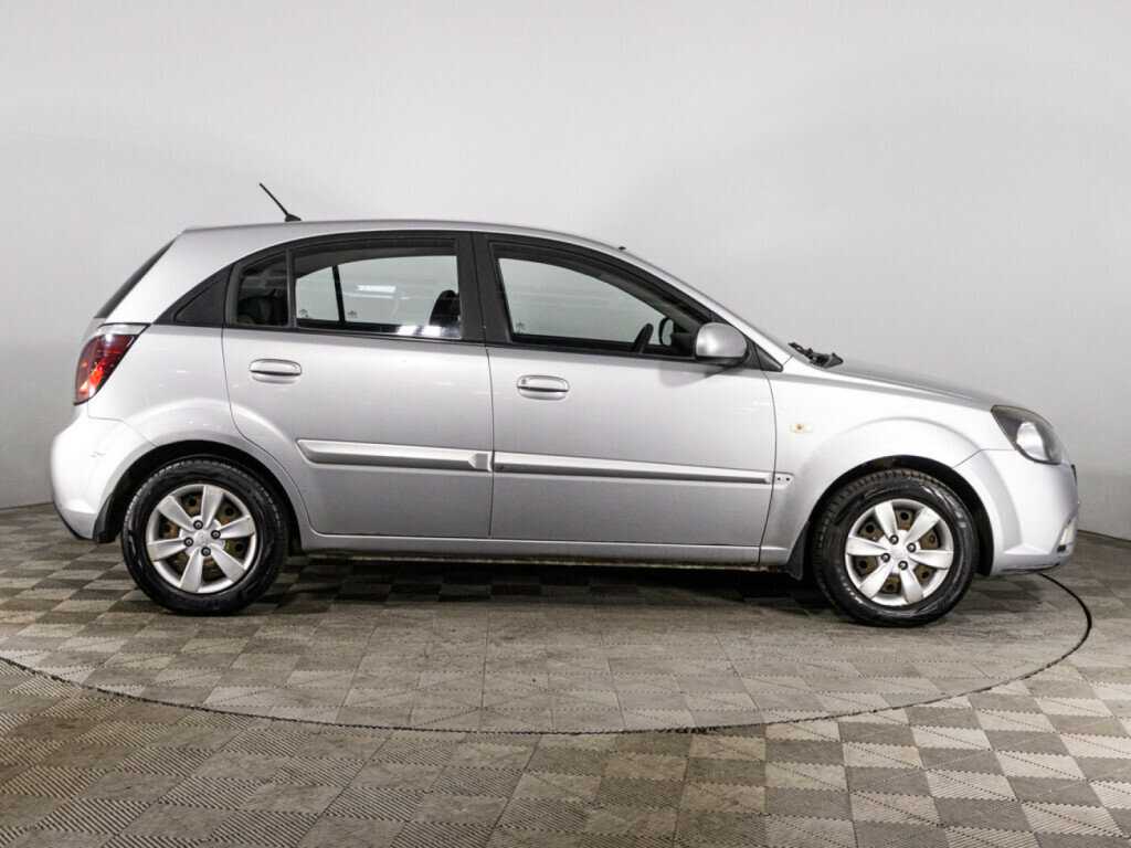 Kia Rio с пробегом — 2010 год. Фото: #3