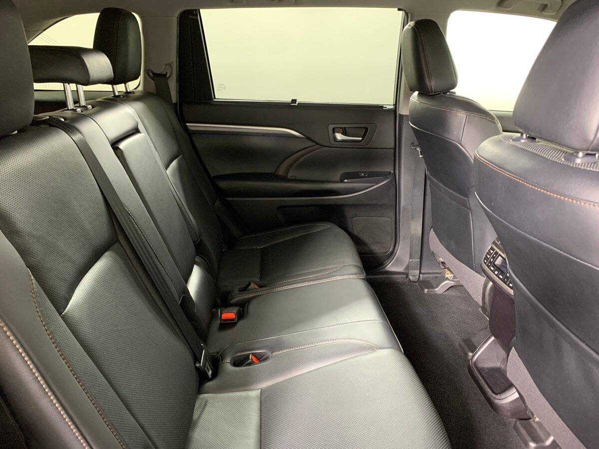 Toyota Highlander с пробегом — 2019 год. Фото: #16
