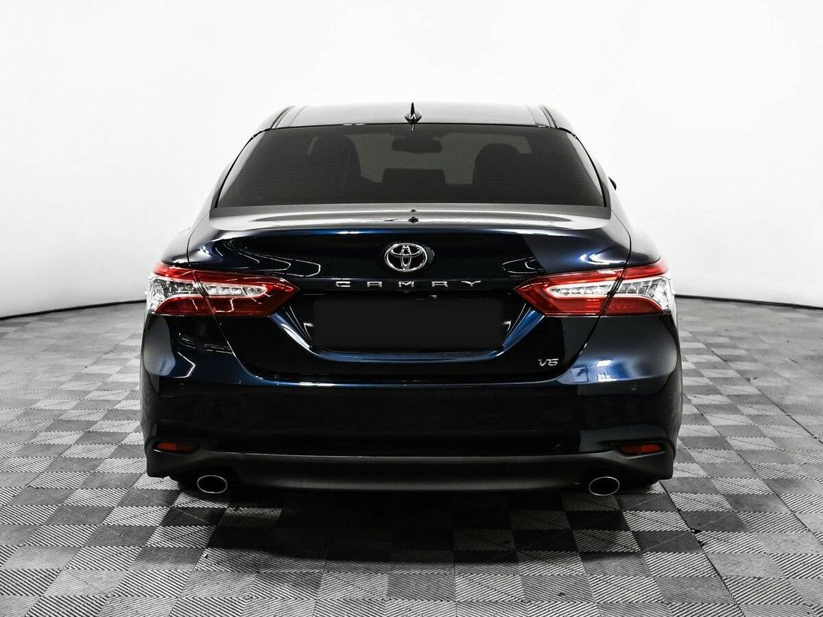 Toyota Camry с пробегом — 2018 год. Фото: #5