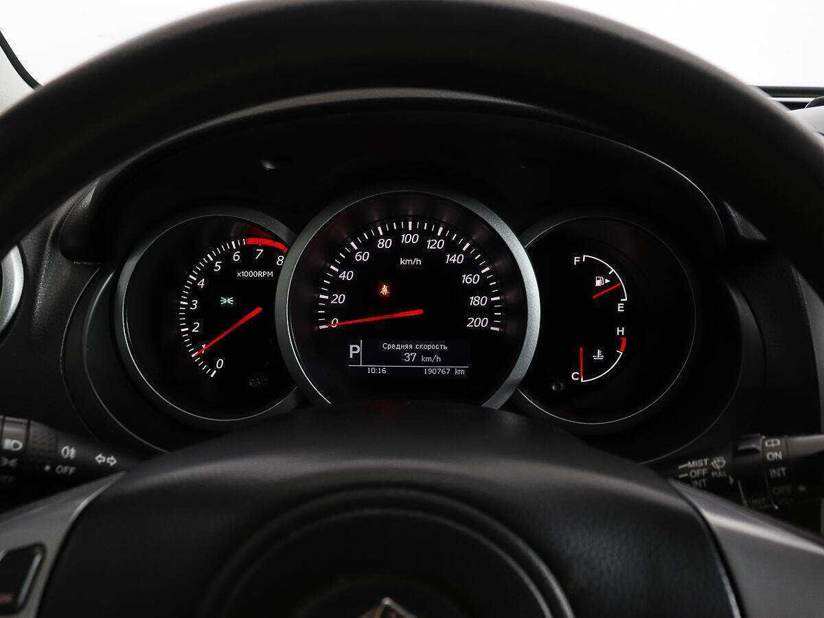 Suzuki Grand Vitara с пробегом — 2010 год. Фото: #9