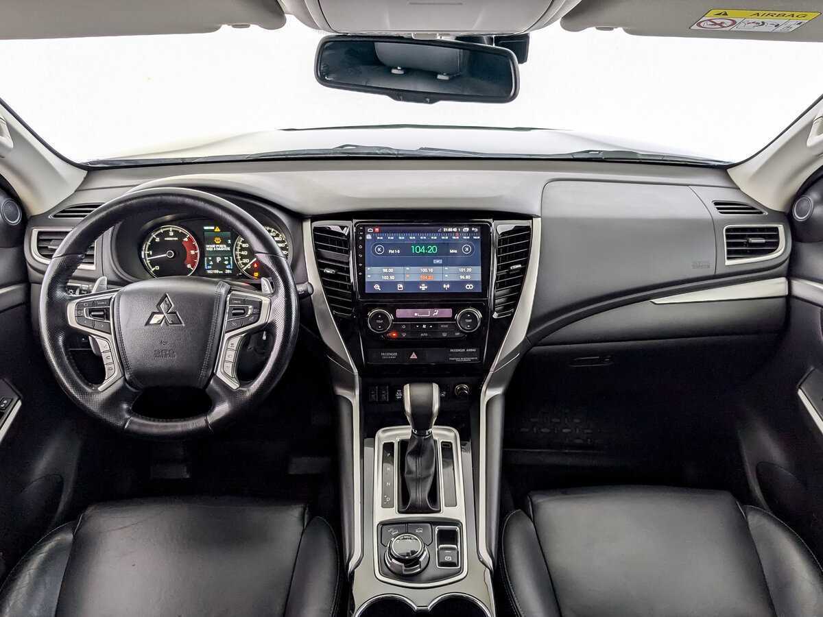Mitsubishi Pajero Sport с пробегом — 2019 год. Фото: #11
