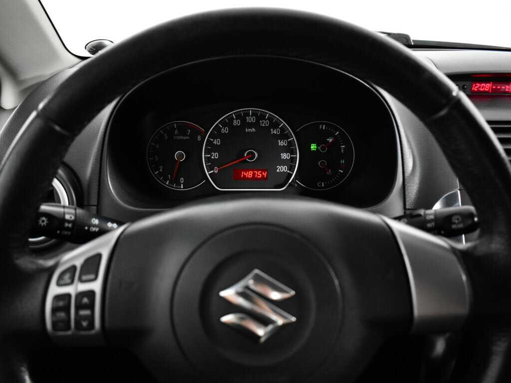 Suzuki SX4 с пробегом — 2008 год. Фото: #10