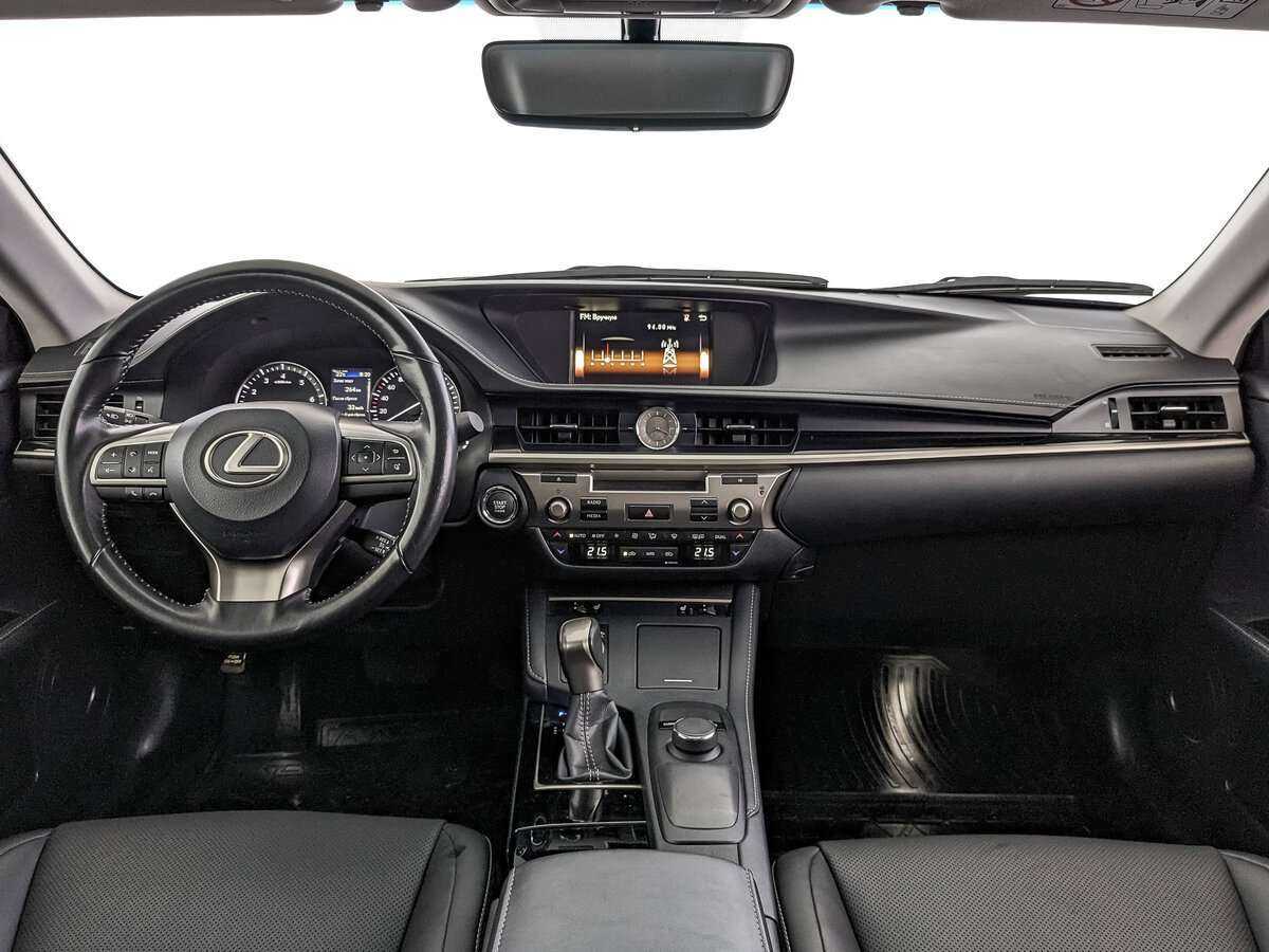 Lexus ES с пробегом — 2018 год. Фото: #9