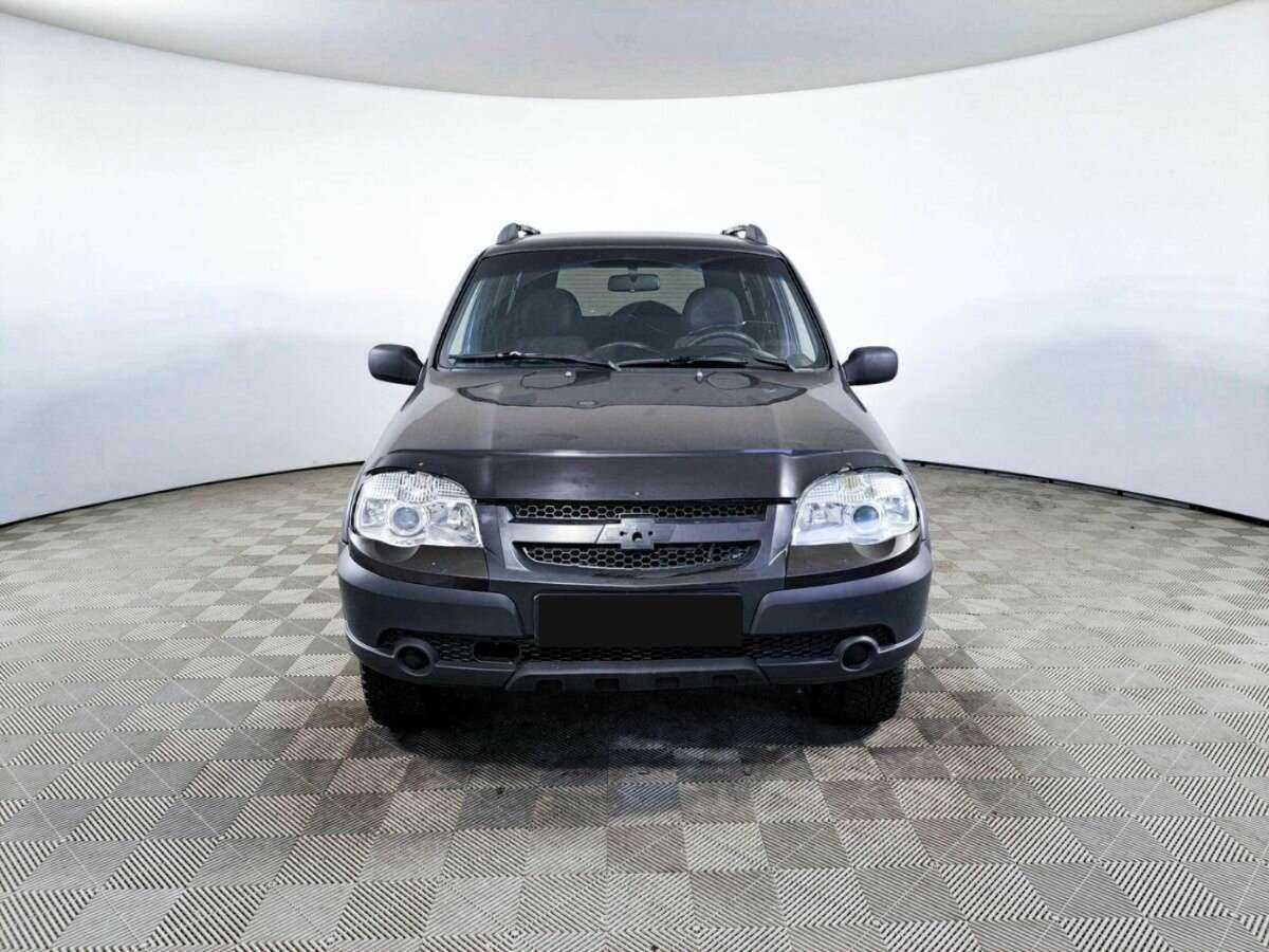 Chevrolet Niva с пробегом — 2011 год. Фото: #1