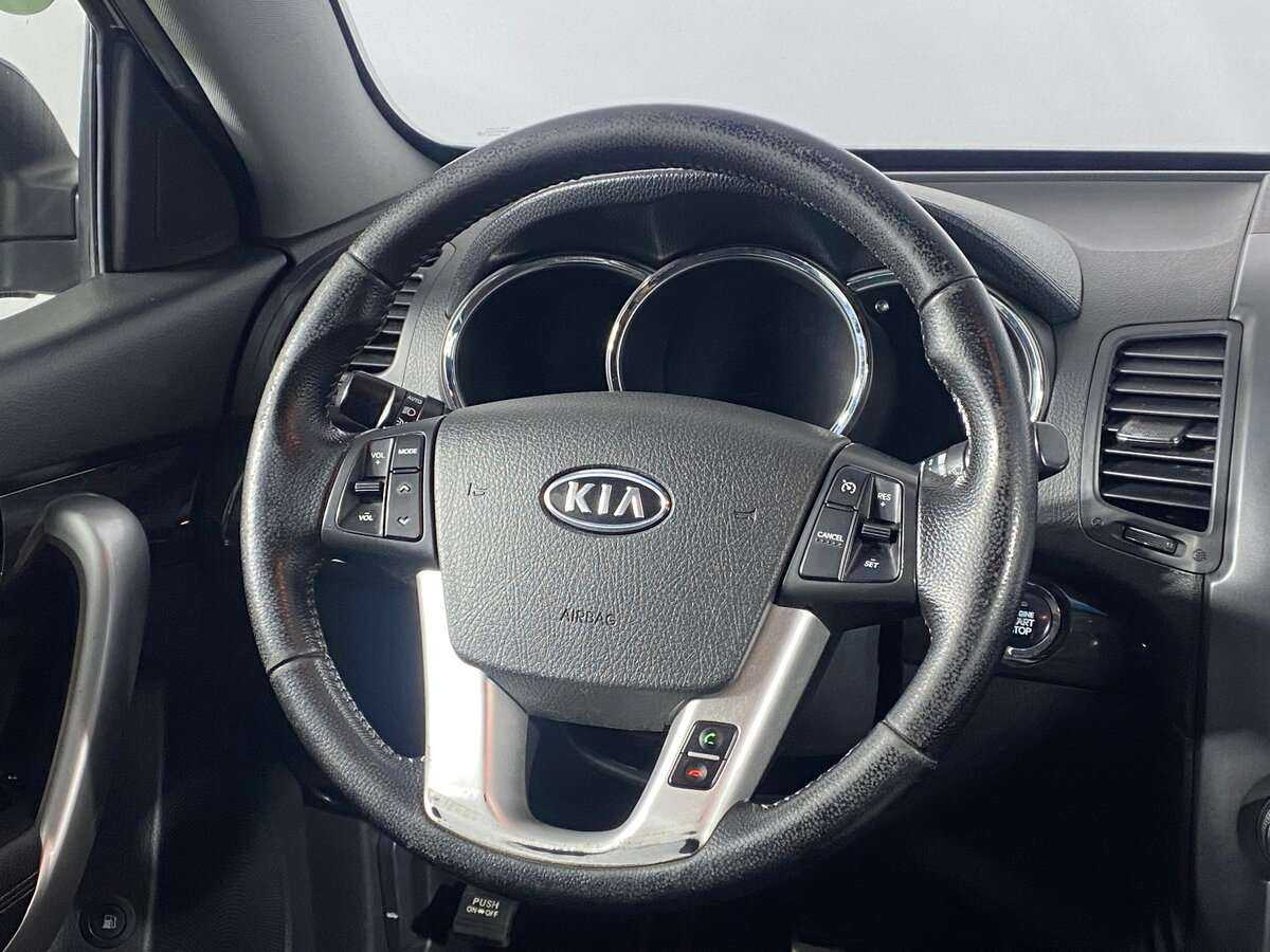 Kia Sorento с пробегом — 2011 год. Фото: #13