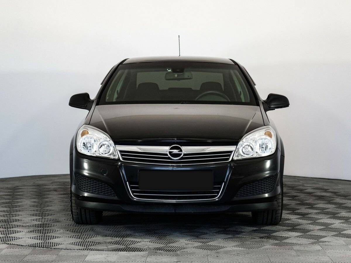 Opel Astra с пробегом — 2014 год. Фото: #1