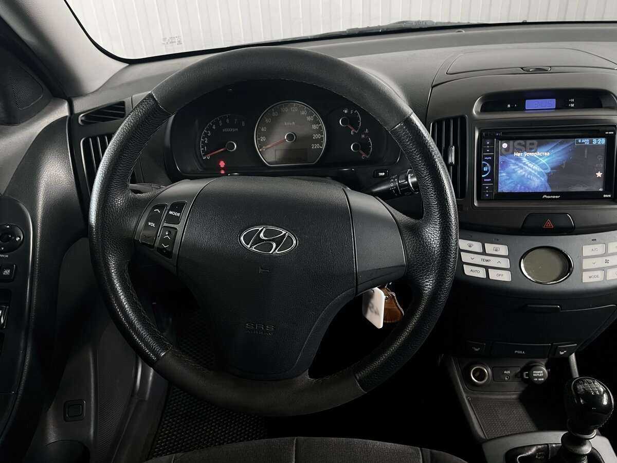 Hyundai Elantra с пробегом — 2008 год. Фото: #9