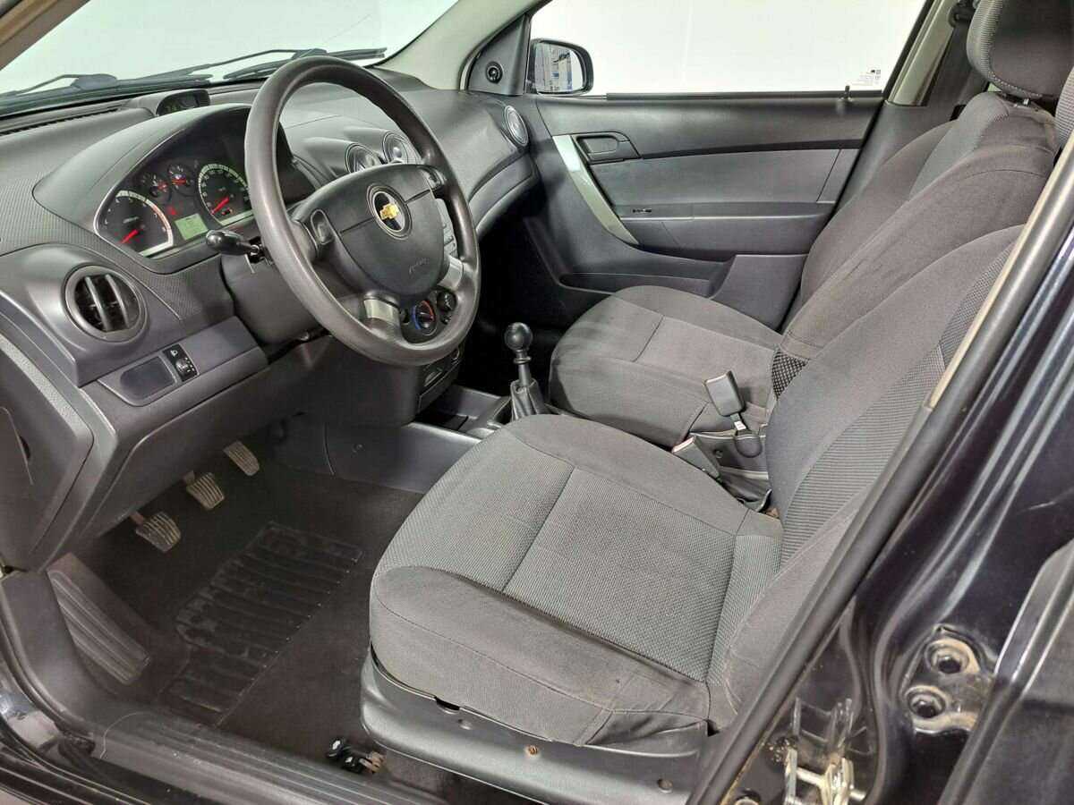 Chevrolet Aveo с пробегом — 2009 год. Фото: #13