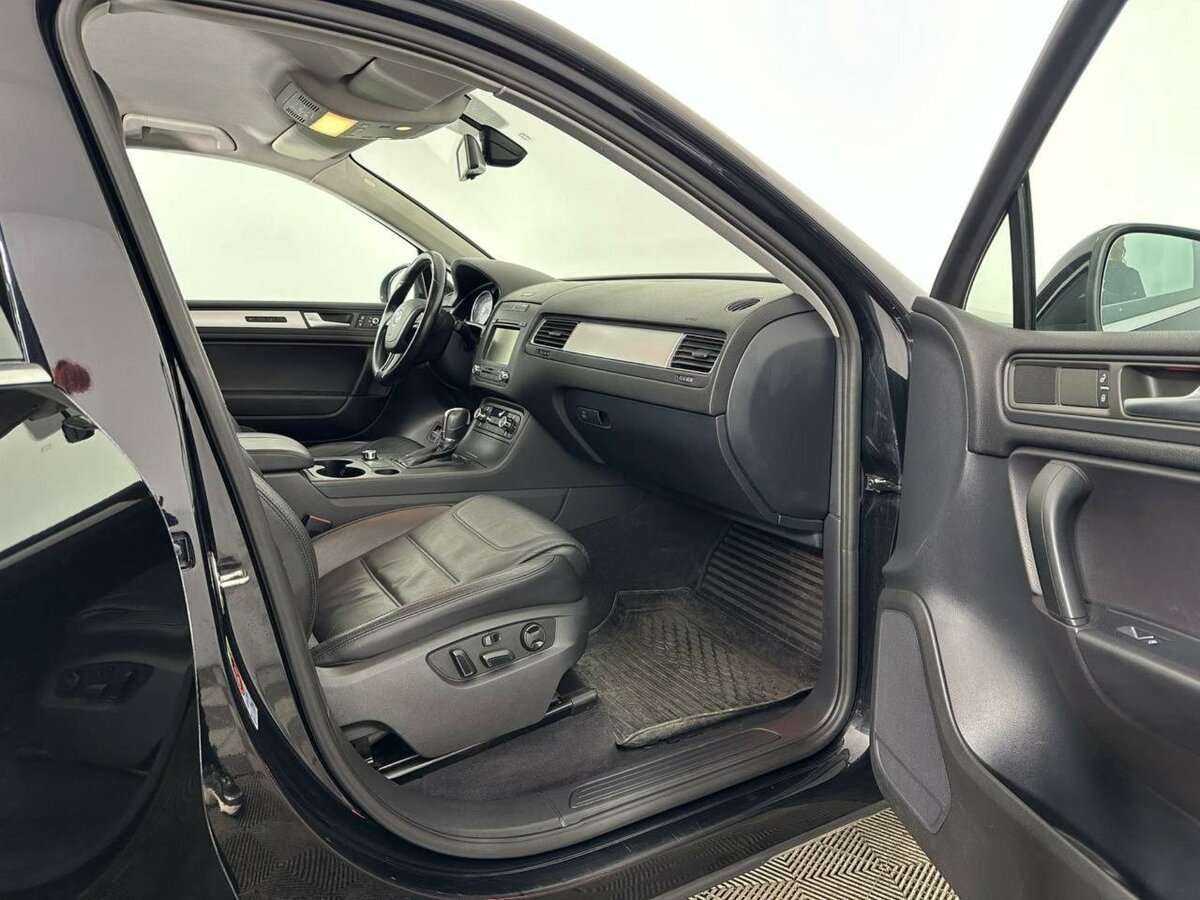 Volkswagen Touareg с пробегом — 2012 год. Фото: #13