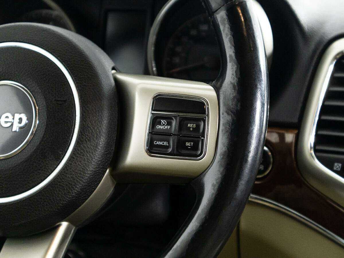 Jeep Grand Cherokee с пробегом — 2011 год. Фото: #19