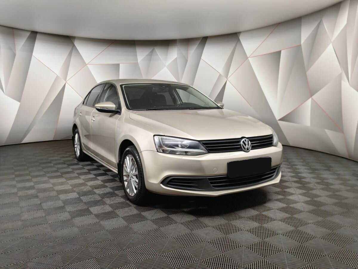 Volkswagen Jetta с пробегом — 2012 год. Фото: #2