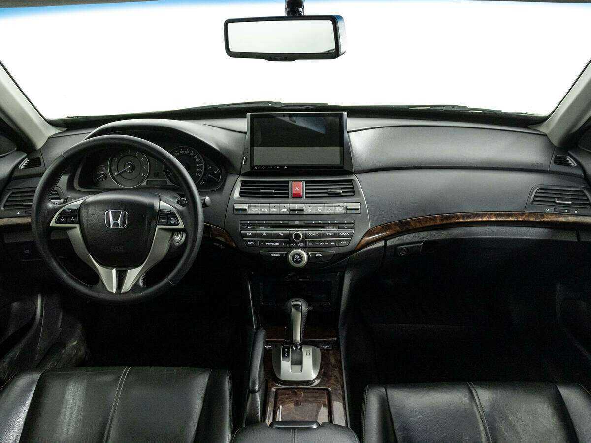 Honda Crosstour с пробегом — 2011 год. Фото: #10