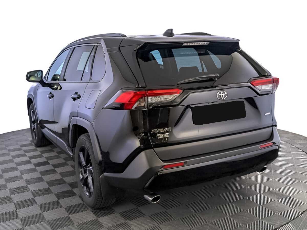 Toyota RAV4 с пробегом — 2021 год. Фото: #6