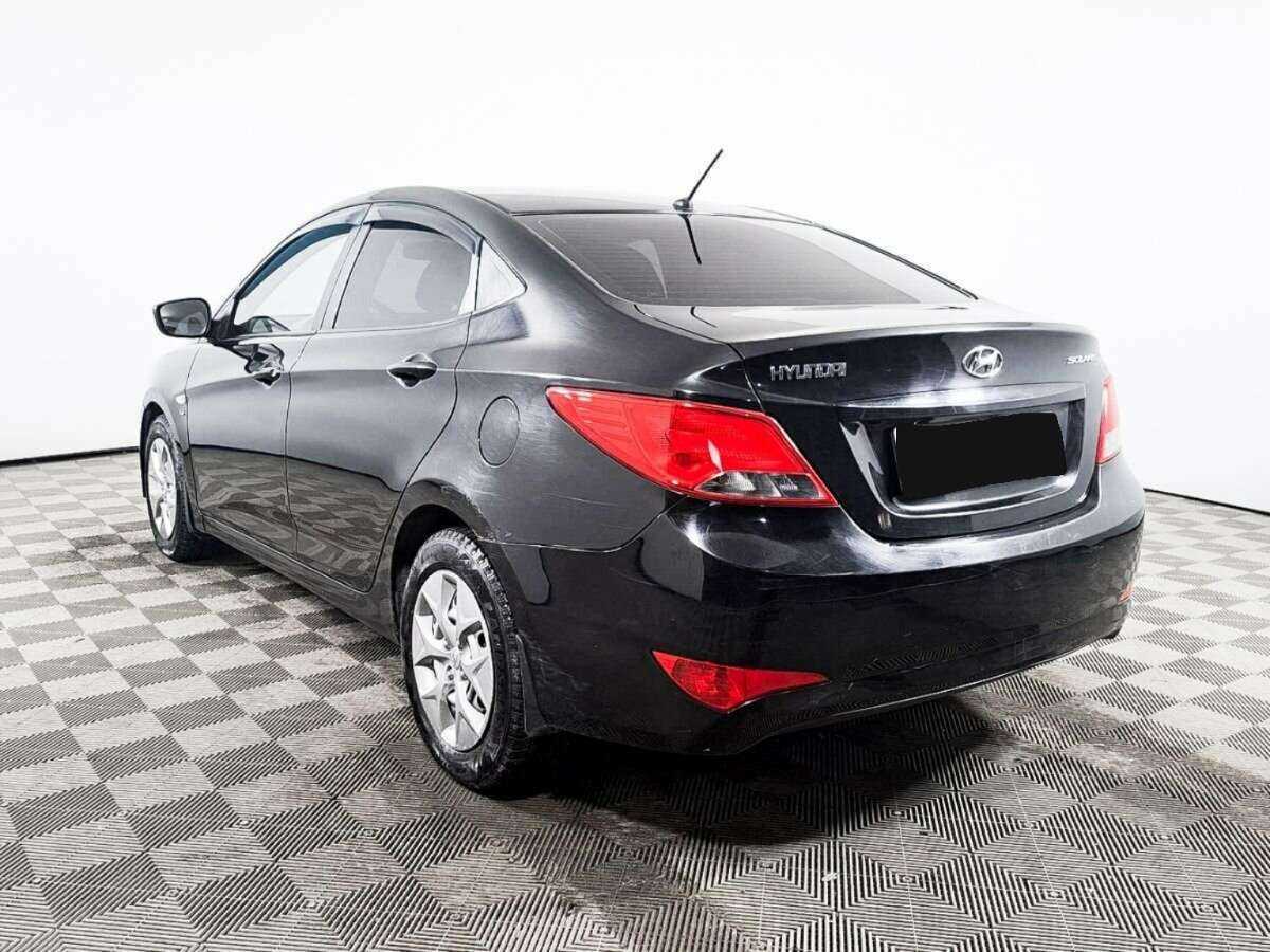 Hyundai Solaris с пробегом — 2015 год. Фото: #5