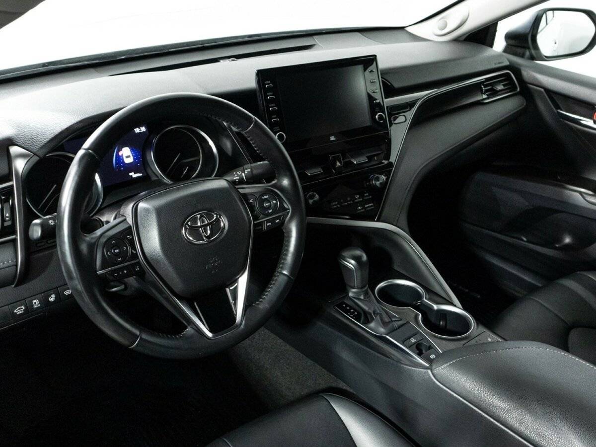 Toyota Camry с пробегом — 2022 год. Фото: #10
