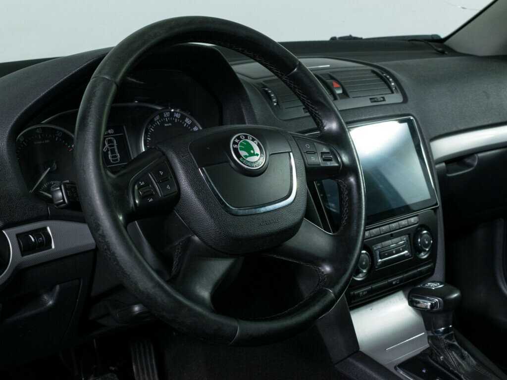 Skoda Octavia с пробегом — 2011 год. Фото: #11